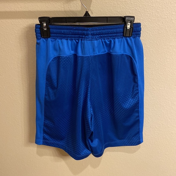 Blue under armour shorts (SM) - Picture 2 of 3